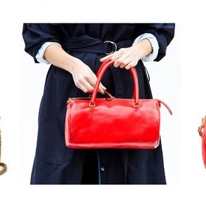 clare v grande pepe cherry like new mint condition